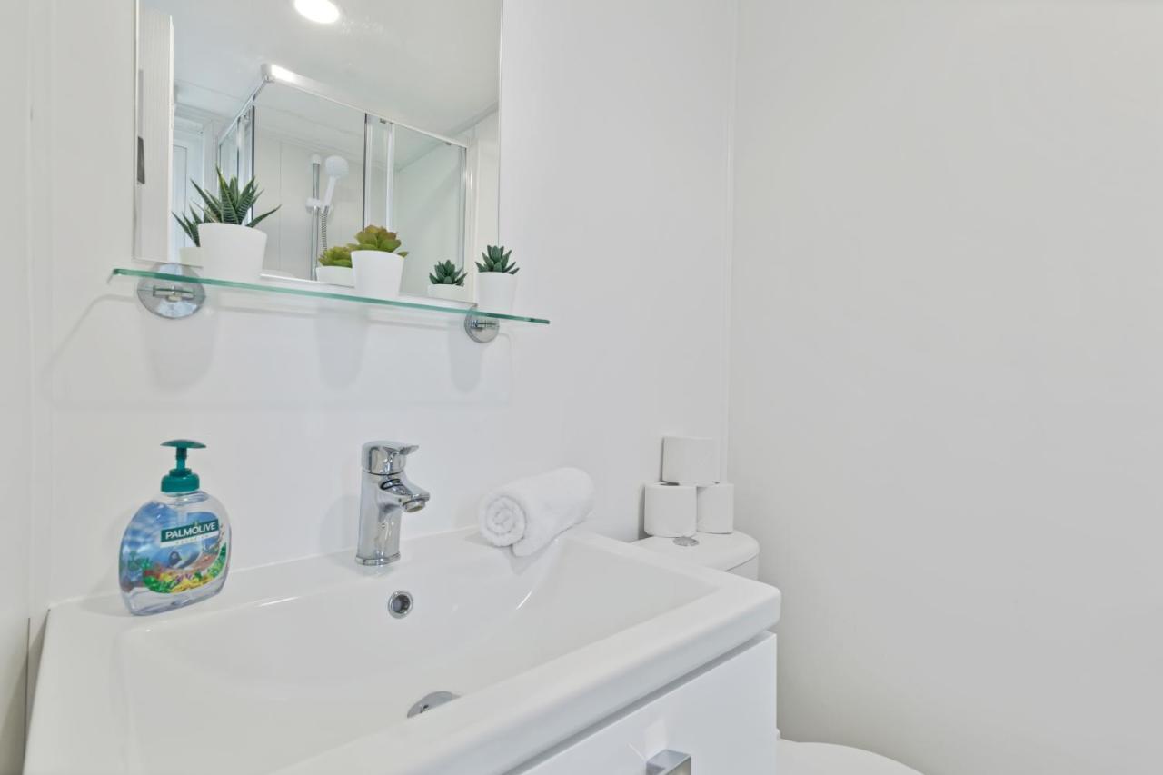 Apartmán On The Water With Free Parking - By My Getaways Hove Exteriér fotografie